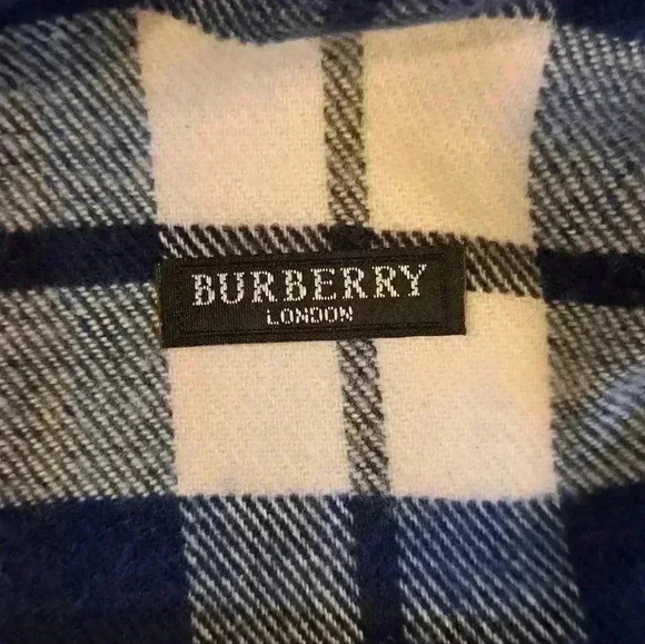 NWOT Burberry Blue & Pink Plaid Cashmere Blend Soft Warm Winter Scarf Wrap - Picture 3 of 3
